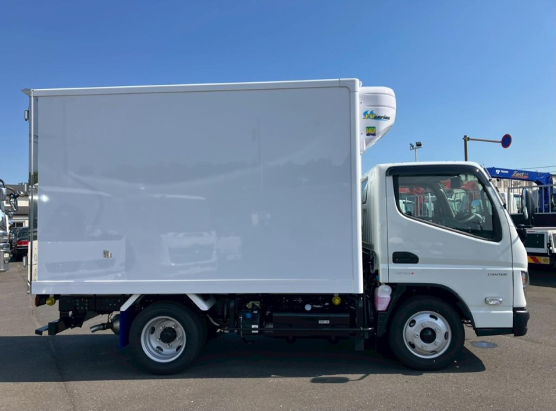 ☆未使用車　AT車　-30℃設定　断熱材75mm　純正ナビ|中古トラックの販売・買取・査定のアイナビ