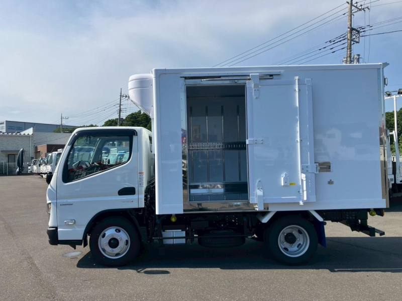 ☆未使用車　AT車　-30℃設定　断熱材75mm　純正ナビ|中古トラックの販売・買取・査定のアイナビ