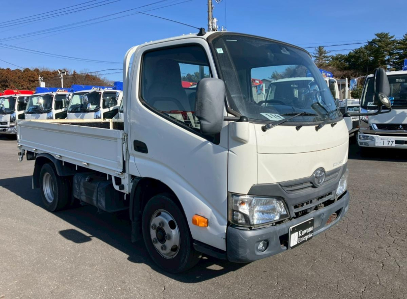 ☆H28　AT　10尺　平ボディ|中古トラックの販売・買取・査定のアイナビ