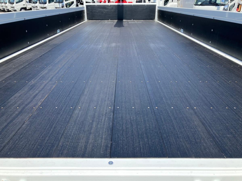 ☆未使用車 増トン クレーン ユニック 標準幅 6.7mカット|中古トラックの販売・買取・査定のアイナビ