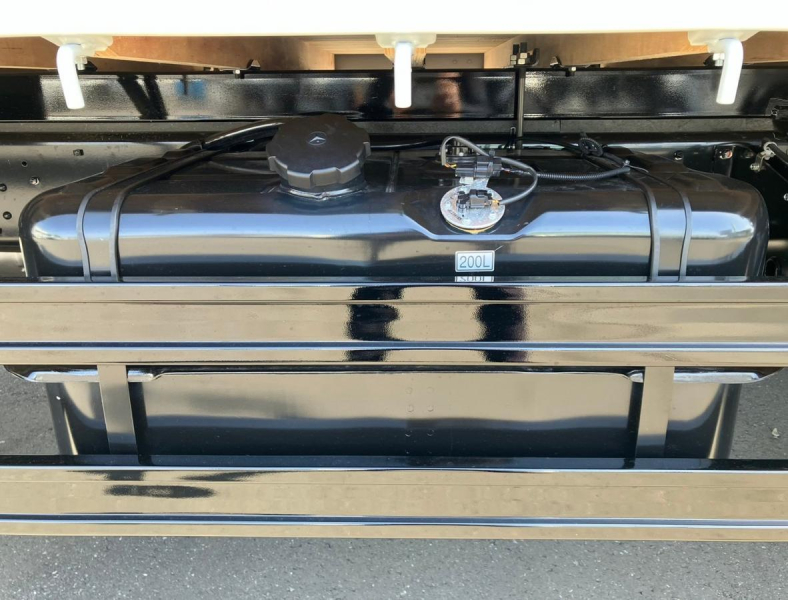 ☆未使用車 増トン クレーン ユニック 標準幅 6.7mカット|中古トラックの販売・買取・査定のアイナビ