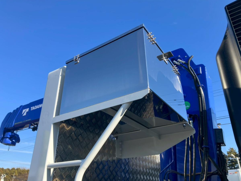 ☆未使用車 AT車 4軸低床 ハイルーフ タダノ 4段クレーン|中古トラックの販売・買取・査定のアイナビ