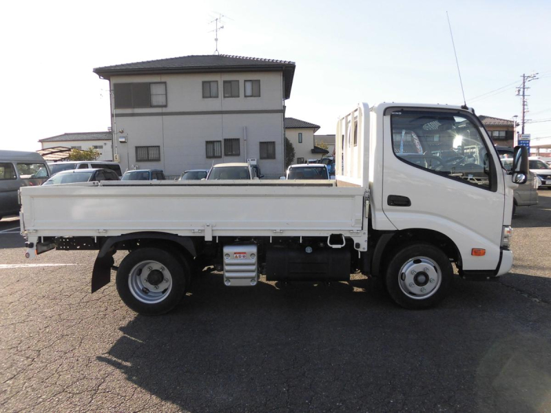 R6年デュトロ2T10尺全低床3方開平ボディー　13.000km|中古トラックの販売・買取・査定のアイナビ