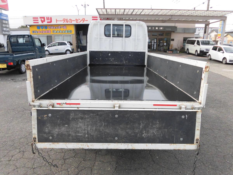 R3年エルフ2T　10尺全低床　4WD　AT　総重量5T未満|中古トラックの販売・買取・査定のアイナビ