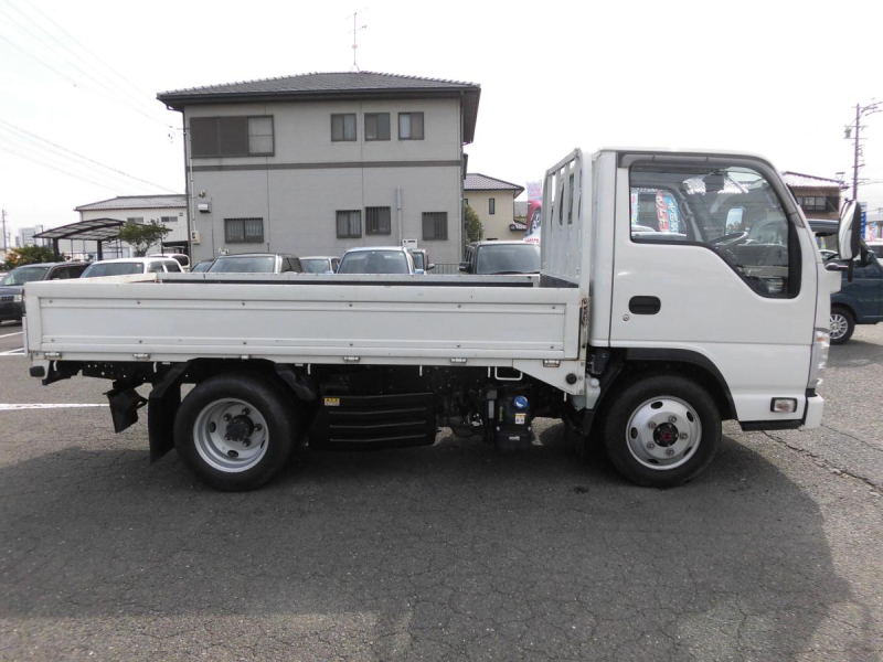 R3年エルフ2T　10尺全低床　4WD　AT　総重量5T未満|中古トラックの販売・買取・査定のアイナビ