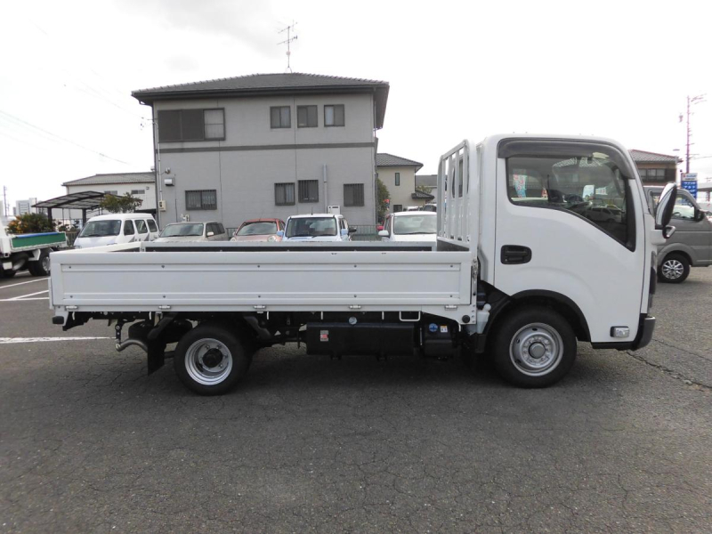 R6年エルフmio 1.3T　JL　AT　普通免許証AT限定OK!|中古トラックの販売・買取・査定のアイナビ