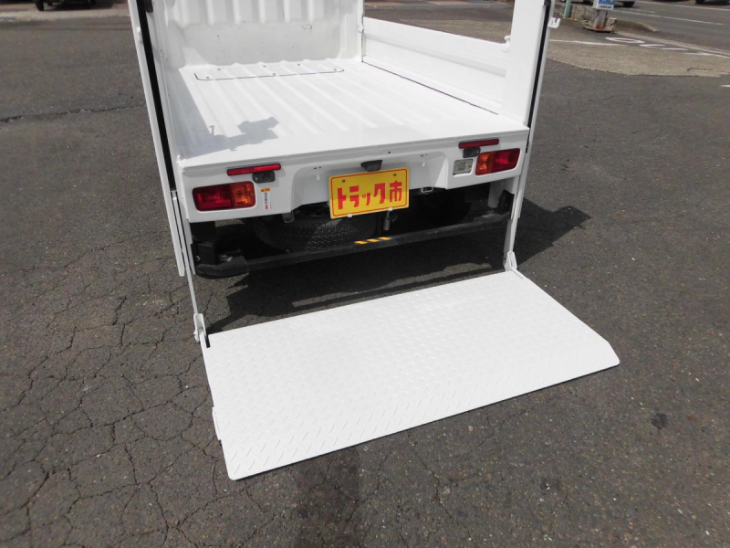 R4年ハイゼットT AT 新明和垂直パワーゲート|中古トラックの販売・買取・査定のアイナビ