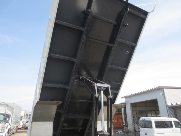 三菱ファイター土砂禁ダンプ|中古トラックの販売・買取・査定のアイナビ