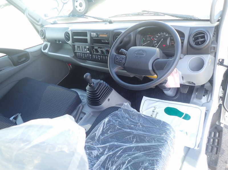 未使用車 ワイドロング L4430 W2090 150PS 6速|中古トラックの販売・買取・査定のアイナビ