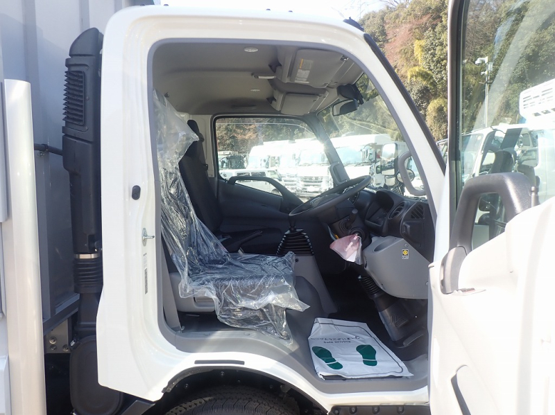 未使用車 ワイドロング L4430 W2090 150PS 6速|中古トラックの販売・買取・査定のアイナビ