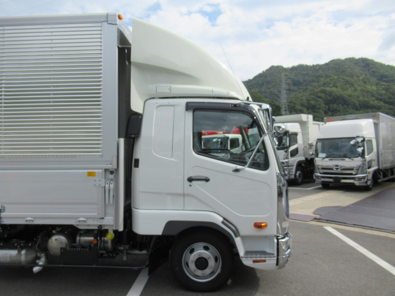 240PS 6200 ワイド エアサス 6速 パブコ 未使用|中古トラックの販売・買取・査定のアイナビ