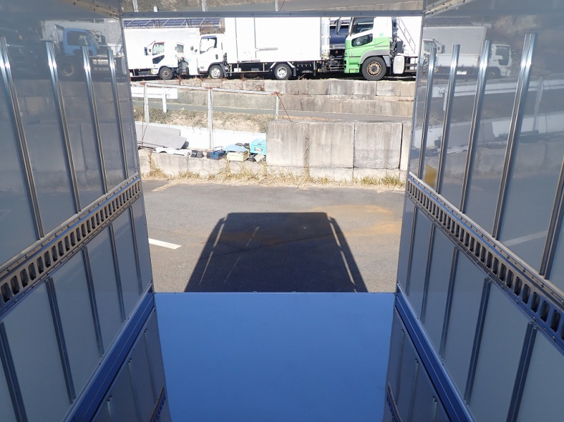 東プレ-30℃設定 10尺 150PS AT車 カスタム仕様|中古トラックの販売・買取・査定のアイナビ