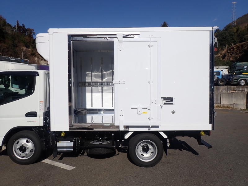 東プレ-30℃設定 10尺 150PS AT車 カスタム仕様|中古トラックの販売・買取・査定のアイナビ