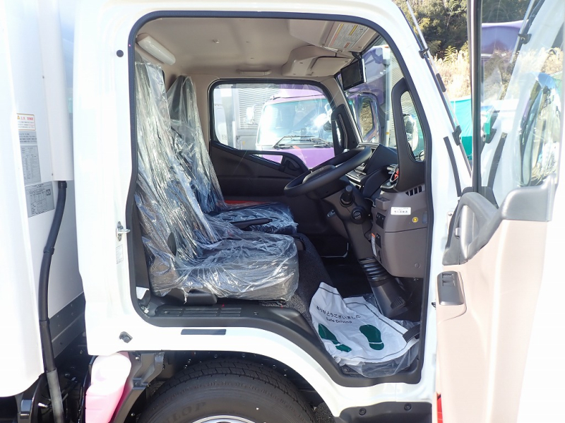 東プレ-30℃設定 10尺 150PS AT車 カスタム仕様|中古トラックの販売・買取・査定のアイナビ