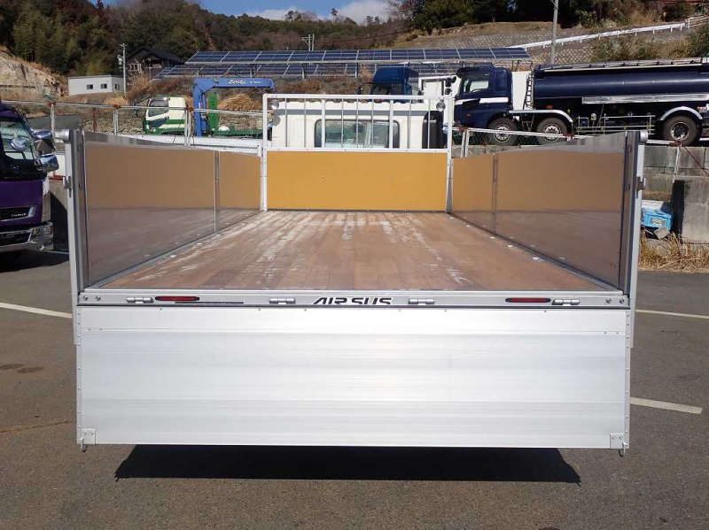 未使用 Ⅼ6120ワイド エアサス 240PS 6速 アルミブロック|中古トラックの販売・買取・査定のアイナビ