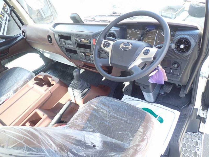 未使用 Ⅼ6120ワイド エアサス 240PS 6速 アルミブロック|中古トラックの販売・買取・査定のアイナビ