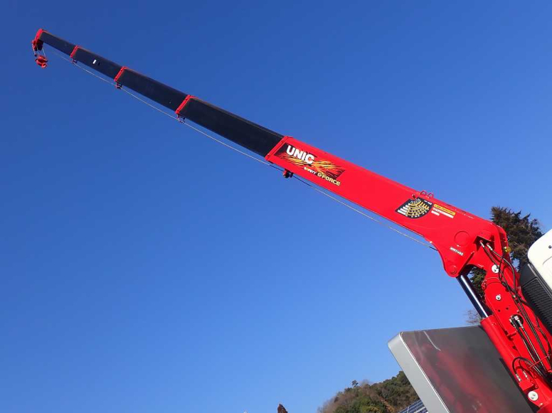 ユニック 5段クレーン 4軸低床 アルミブロック リターダ付|中古トラックの販売・買取・査定のアイナビ