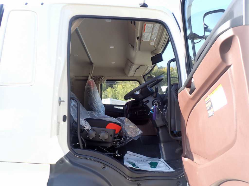 ユニック 5段クレーン 4軸低床 アルミブロック リターダ付|中古トラックの販売・買取・査定のアイナビ