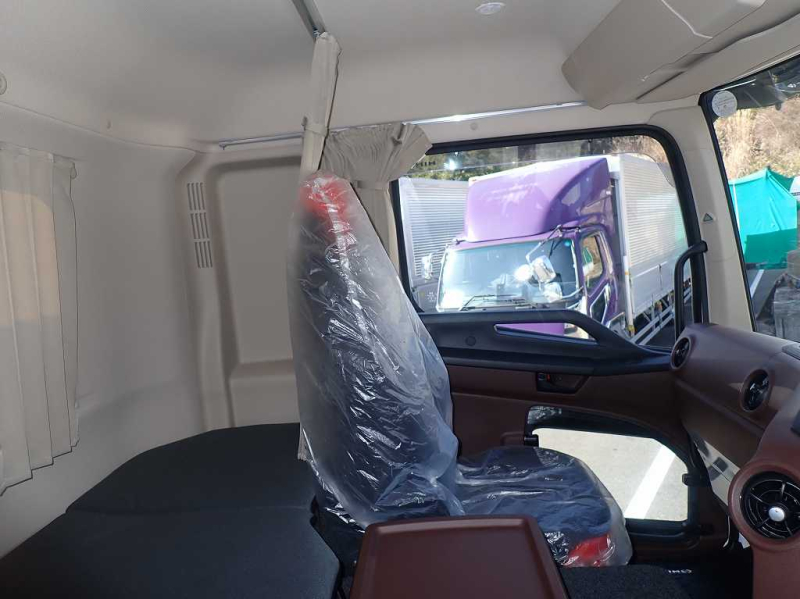 ユニック 5段クレーン 4軸低床 アルミブロック リターダ付|中古トラックの販売・買取・査定のアイナビ