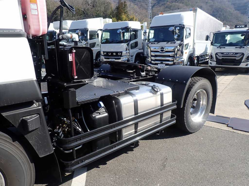 未使用トラクタ(花見台セミトレ用) ハイルーフ 後輪エアサス|中古トラックの販売・買取・査定のアイナビ