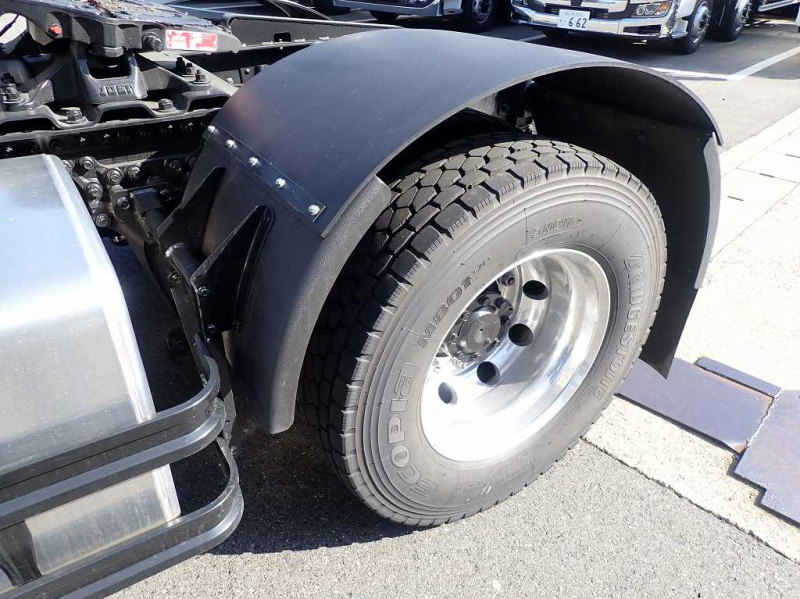 未使用トラクタ(花見台セミトレ用) ハイルーフ 後輪エアサス|中古トラックの販売・買取・査定のアイナビ