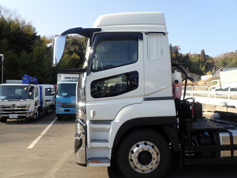 未使用トラクタ(花見台セミトレ用) ハイルーフ 後輪エアサス|中古トラックの販売・買取・査定のアイナビ