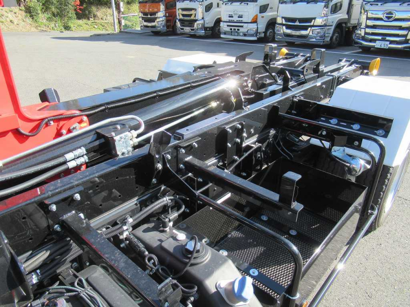R7未使用極東製フックロールR/C付220PS6速ベッドレス|中古トラックの販売・買取・査定のアイナビ