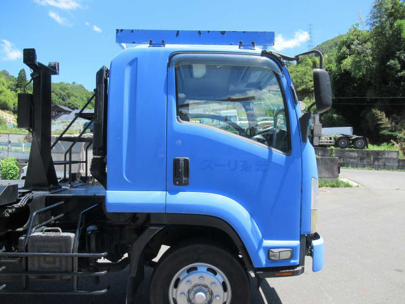 高所作業車 最大地上高32.2ⅿ 積載荷重250㎏ タダノAT-320TG|中古トラックの販売・買取・査定のアイナビ