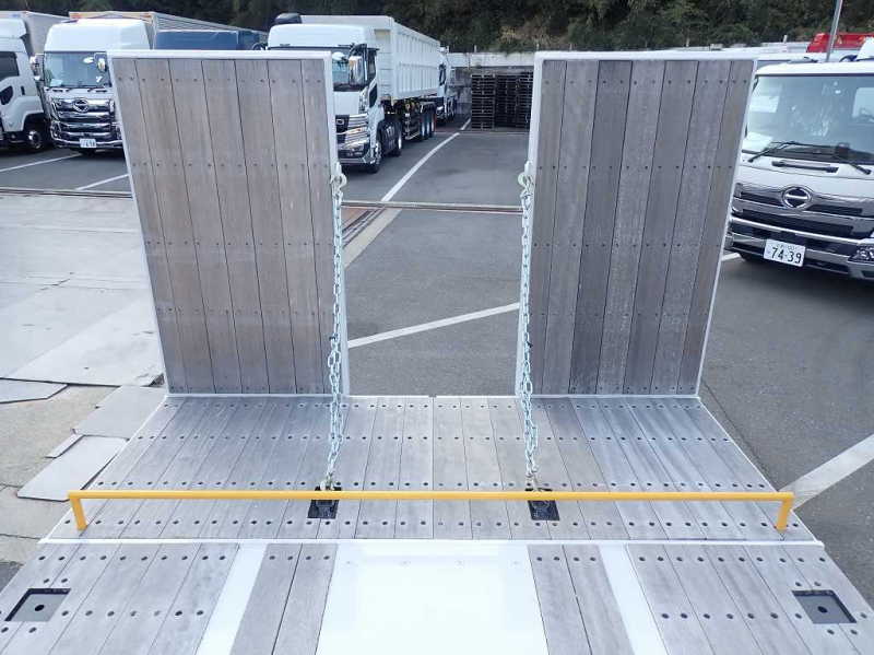 未登録 花見台セーフティセミトレ 24800㎏積載 後輪エアサス|中古トラックの販売・買取・査定のアイナビ