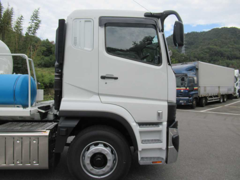 カヤバ ドラム容量8.7立米 最大混合容量.4立米|中古トラックの販売・買取・査定のアイナビ