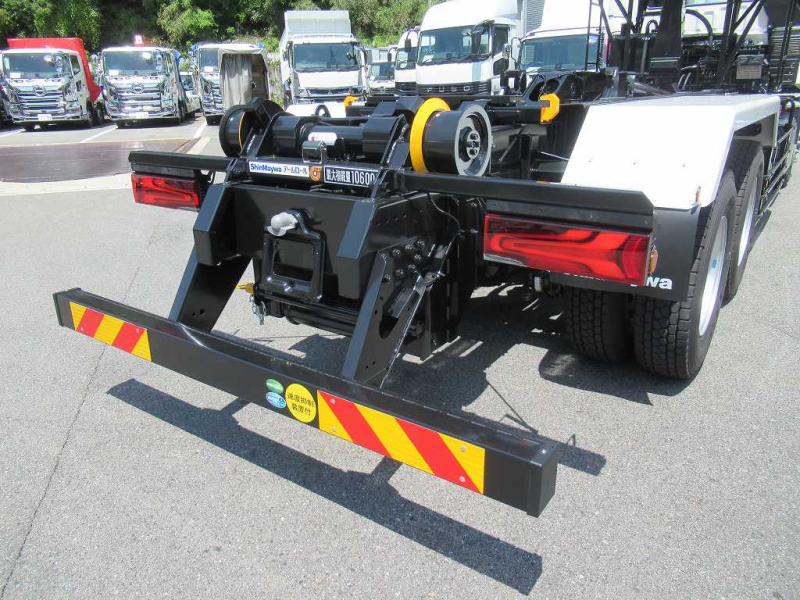 新明和 22t アームロール ハイルーフ AT車 積載10600㎏|中古トラックの販売・買取・査定のアイナビ