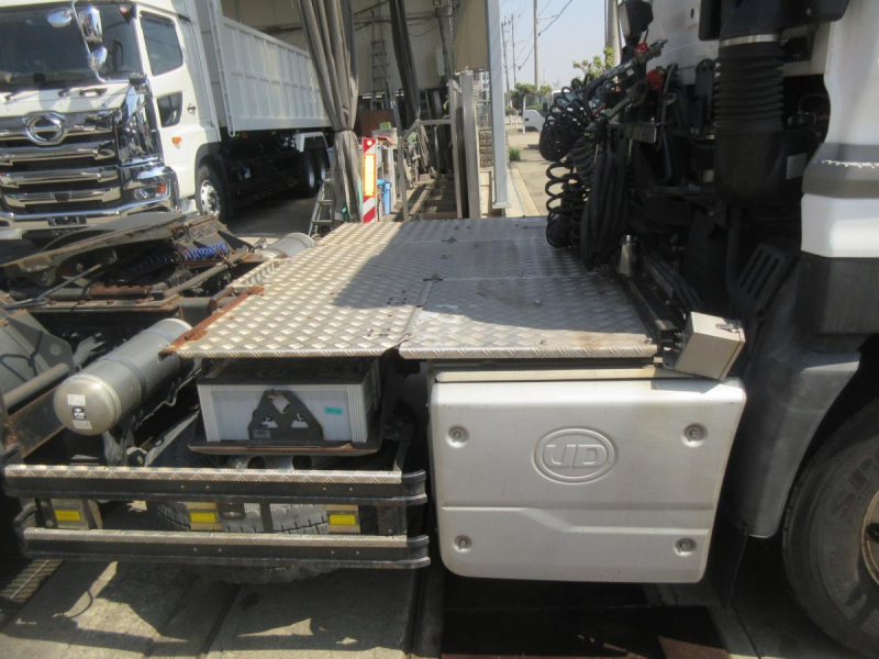 2PGハイルーフクオンD尺11.5トンスライドカプラトラクタ|中古トラックの販売・買取・査定のアイナビ