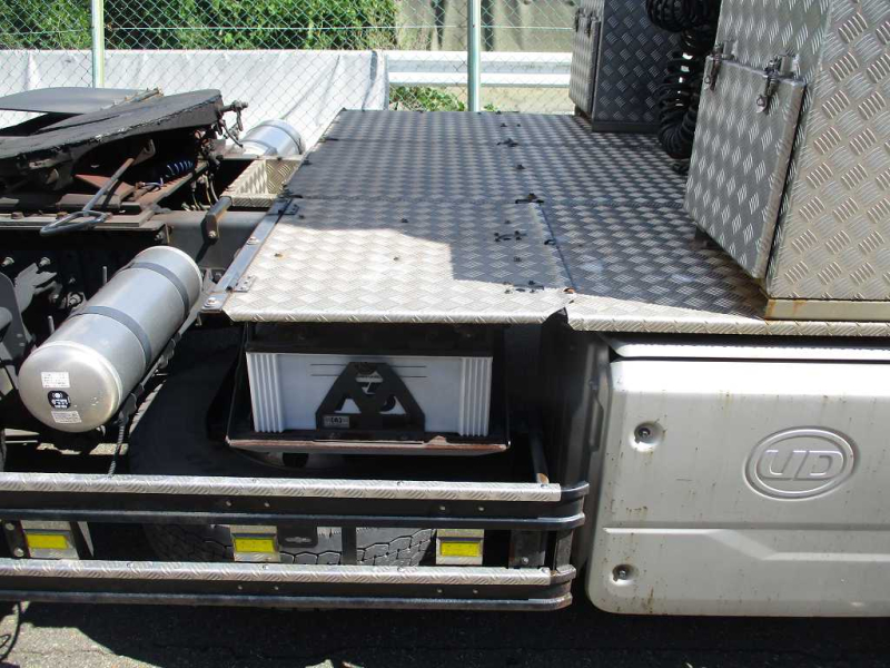 2PGハイルーフトラクタ|中古トラックの販売・買取・査定のアイナビ