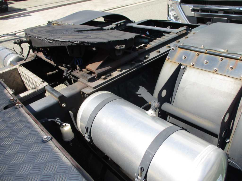 2PGハイルーフトラクタ|中古トラックの販売・買取・査定のアイナビ