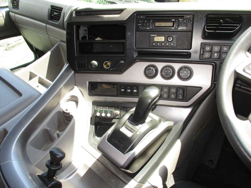 2PGハイルーフトラクタ|中古トラックの販売・買取・査定のアイナビ