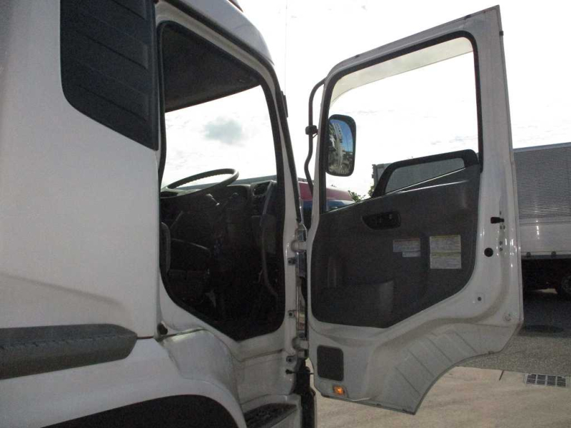 11.5トントラクタ|中古トラックの販売・買取・査定のアイナビ