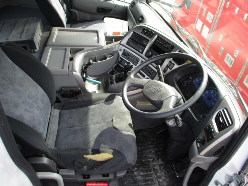 11.5トントラクタ|中古トラックの販売・買取・査定のアイナビ