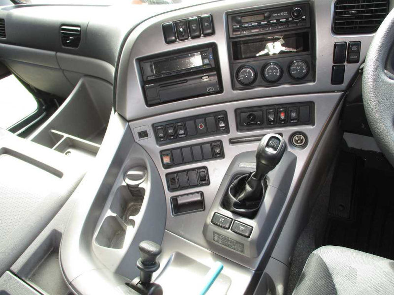 11.5トントラクタ|中古トラックの販売・買取・査定のアイナビ