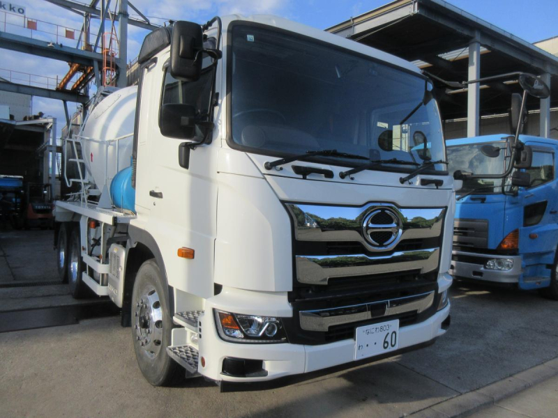 プロフィアプレート付ミキサー車|中古トラックの販売・買取・査定のアイナビ