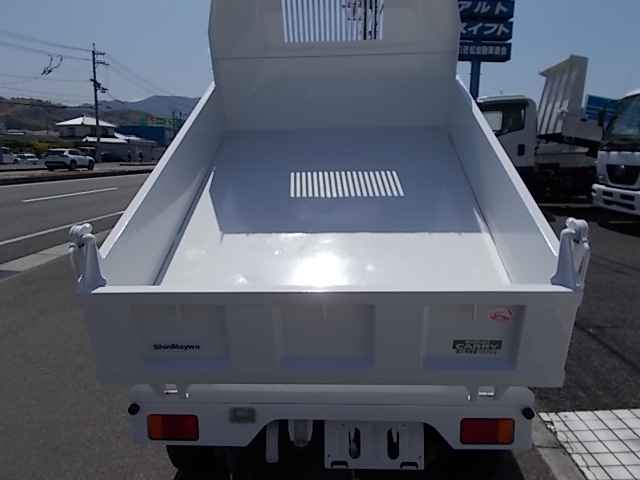 H3年式 キャリー4WDダンプ 走行8千Km|中古トラックの販売・買取・査定のアイナビ