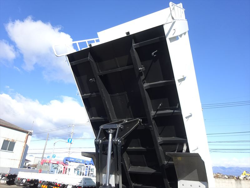 ステン深ダンプ リア下開き 水密 未使用|中古トラックの販売・買取・査定のアイナビ