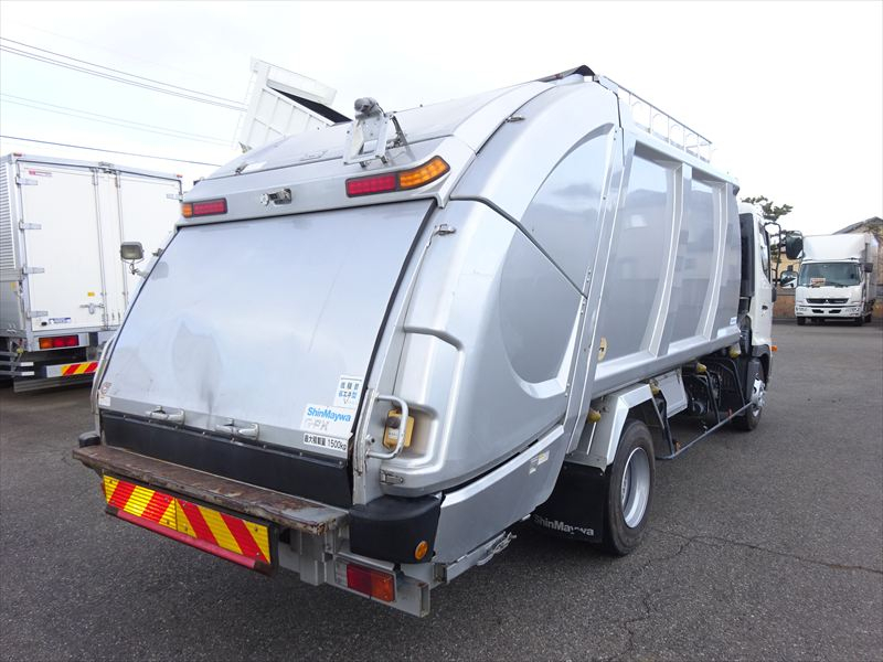 プレス 10.2㎥ 段ボール仕様 新明和|中古トラックの販売・買取・査定のアイナビ