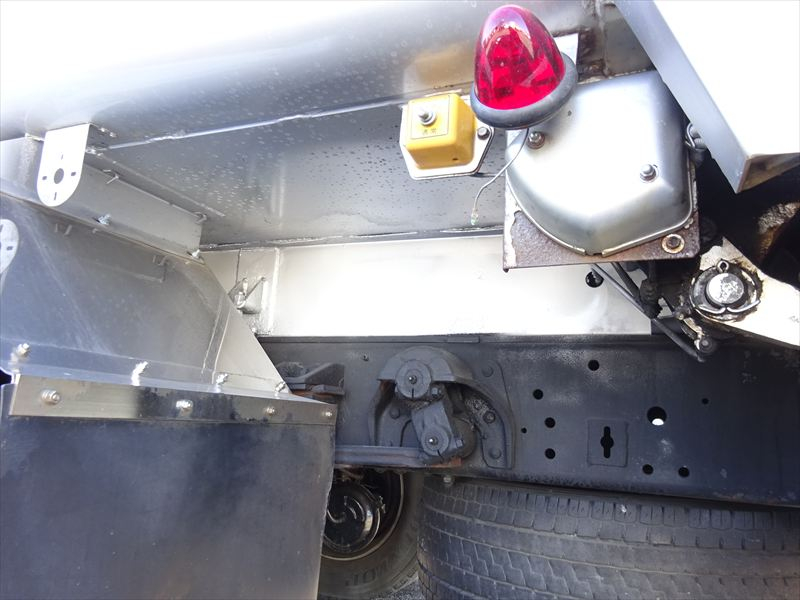 増t プレス 10.2㎥ 新明和|中古トラックの販売・買取・査定のアイナビ