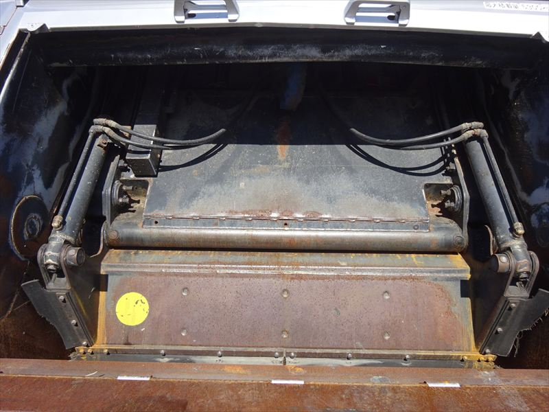 増t プレス 10.2㎥ 新明和|中古トラックの販売・買取・査定のアイナビ