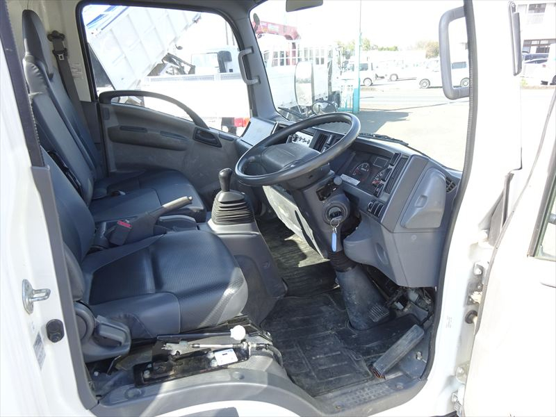 4.0KL 極東 別エンジン|中古トラックの販売・買取・査定のアイナビ