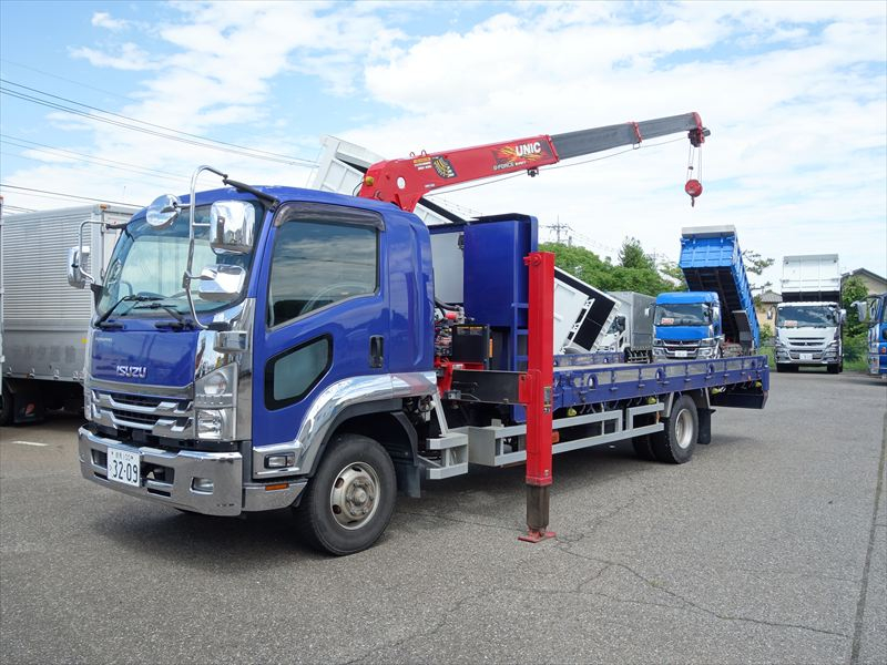 増tセルフクレーン 3段ラジコン ウインチ 中型免許対応|中古トラックの販売・買取・査定のアイナビ