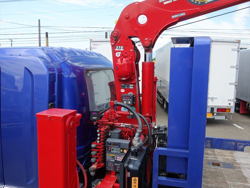 増tセルフクレーン 3段ラジコン ウインチ 中型免許対応|中古トラックの販売・買取・査定のアイナビ