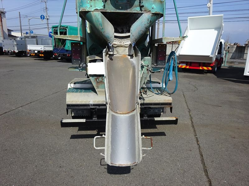 ミキサー混合1.2㎥カヤバ|中古トラックの販売・買取・査定のアイナビ