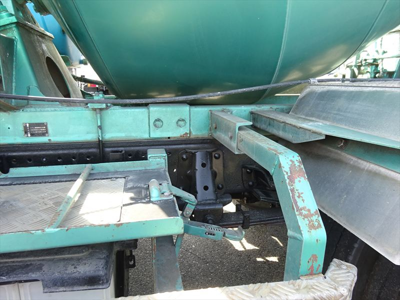 ミキサー混合1.2㎥カヤバ|中古トラックの販売・買取・査定のアイナビ