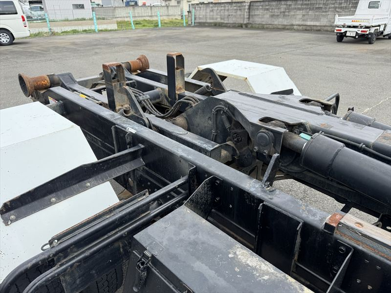 新明和アームロール 4t|中古トラックの販売・買取・査定のアイナビ